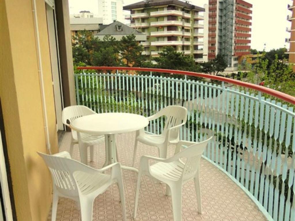 Lignano Sabbiadoro with pool Exterior foto